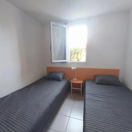 Pavillon T3 Climatise, Piscine Et Parking アパート *